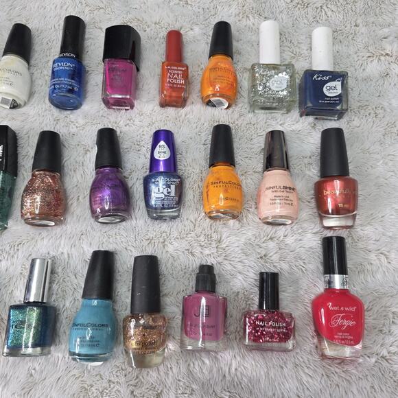 Mixed lot of Nail Polish Lot of 30 Assorted Colors Lot 2 - Picture 13 of 16
